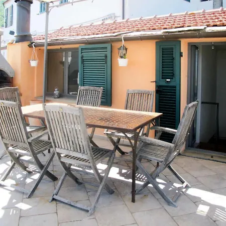 Locazione Turistica Casa Sandro Casa de Férias Oneglia