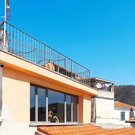 Locazione Turistica Casa Sandro Casa de Férias *